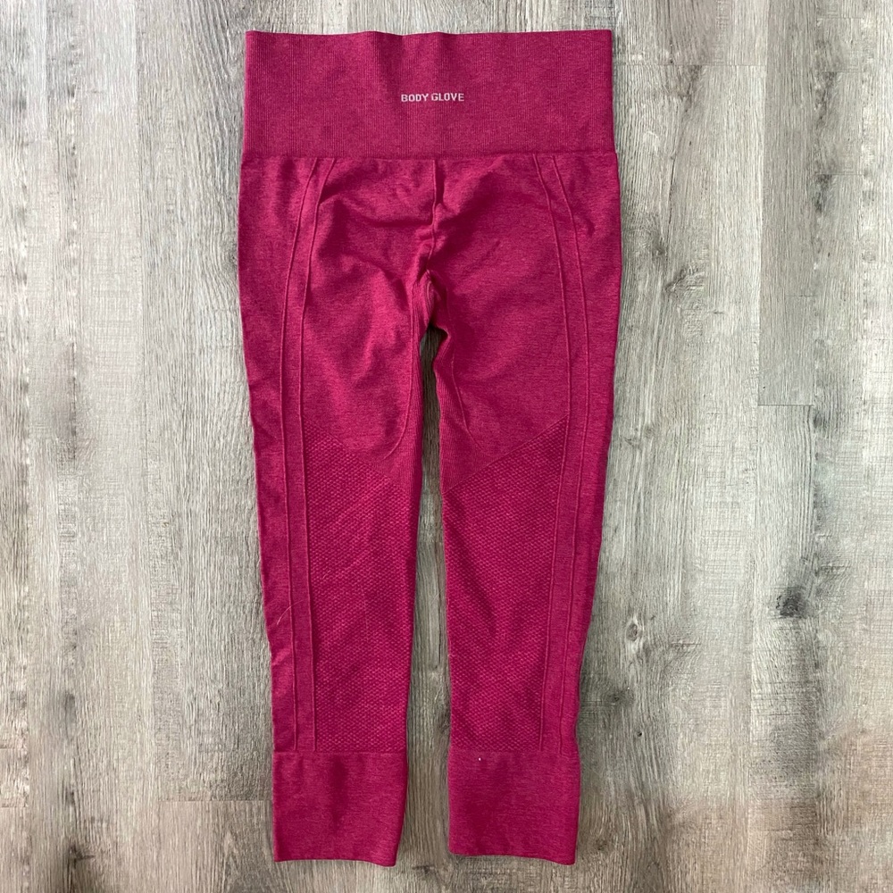 Body Glove Capris Leggings Pink/Maroon Small